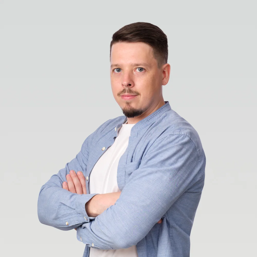 Михаил Кирсанов